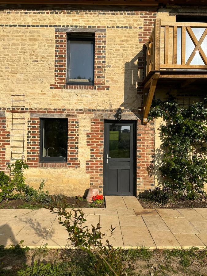 Gite Confortable Au Milieu Des Pres - La Ferme De Montigny Neauphe-Sur-Dive 外观 照片